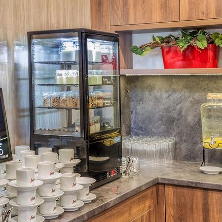 Hotel Beta 布泽涅茨 外观 照片